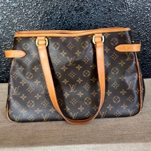 LV Batignolleshoriz: Monogrammed shoulder bag